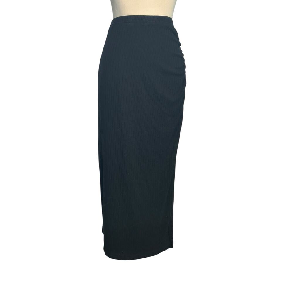 Black ribbed pull on skirt size Large